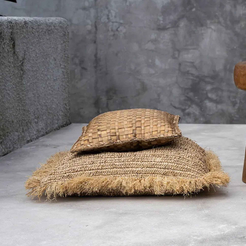 Raffia Kissen mit Fransen — handgefertigt, 3 Größen