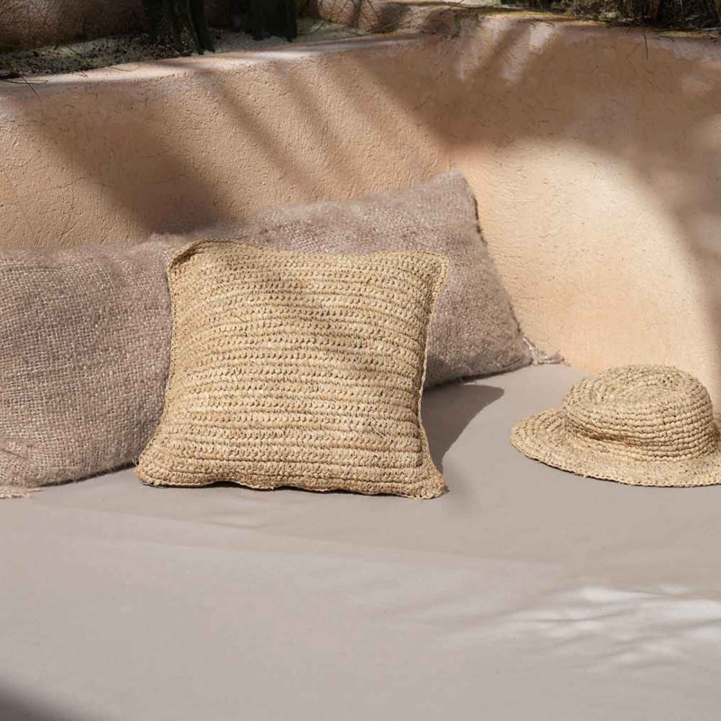 Preview: Flores Raffia Kissenhülle 40 x 40 cm