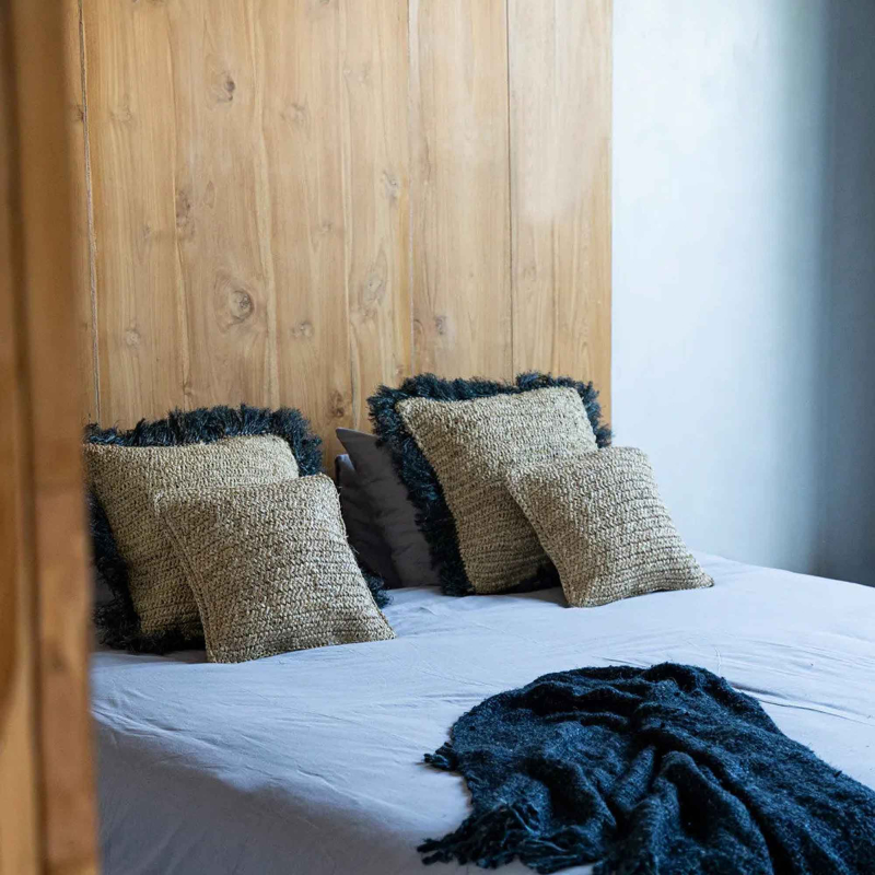 Preview: Flores Raffia Kissenhülle 40 x 40 cm