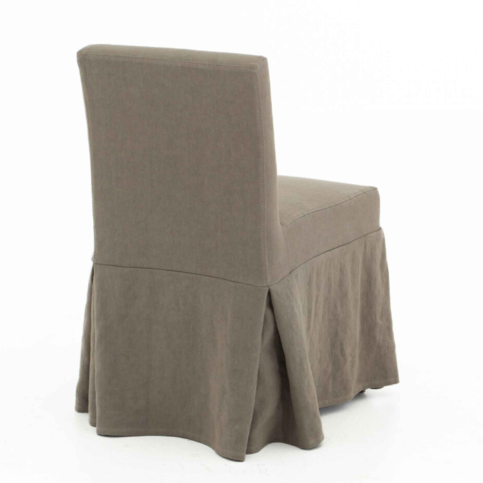 Stuhl Amanda mit Leinenhusse von Flamant - viele Farben