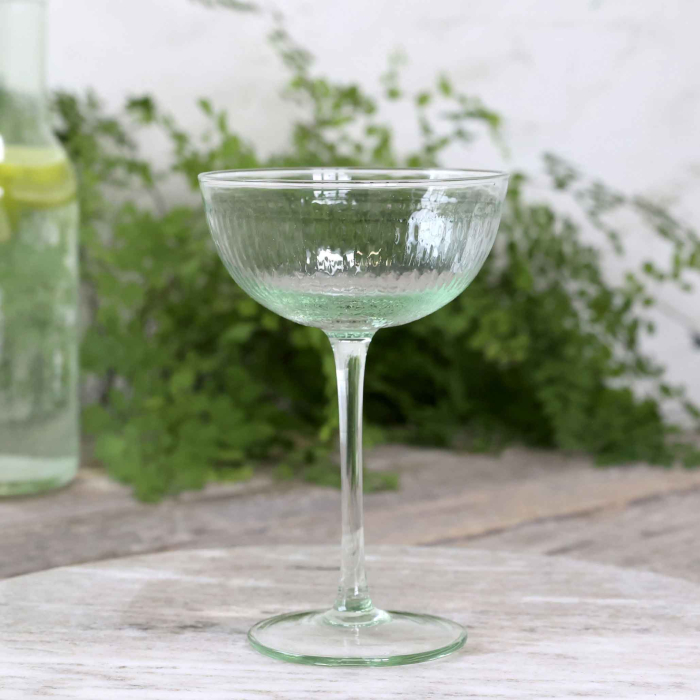 Französisches Cocktailglas in antique grün