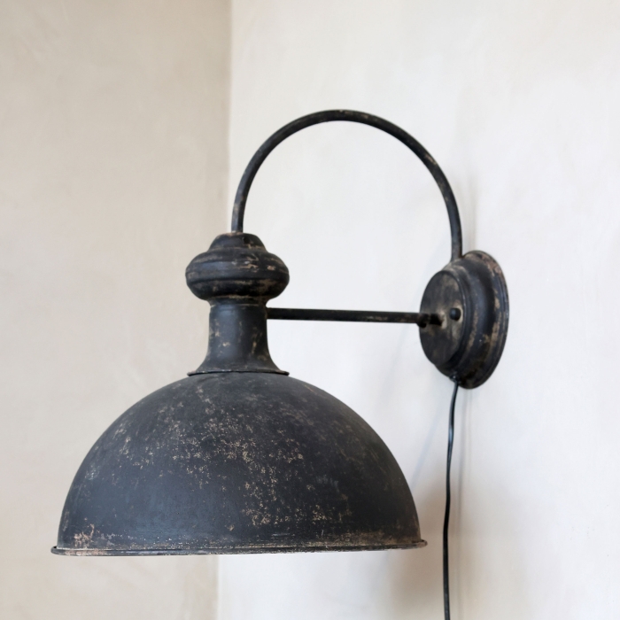Factory Wandlampe in antikschwarz
