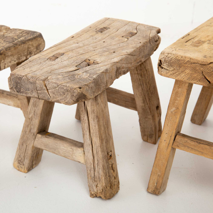 Kleine Bank aus altem Holz