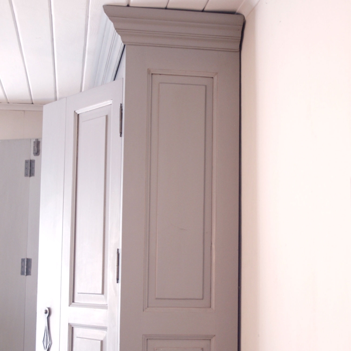Buffettschrank Clichy aus Pinienholz