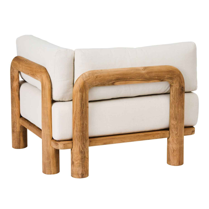 Tine K Teak Seitenmodul mit Armlehne — gerundeter Teakrahmen, cremefarbene Kissen, recyceltes FSC-Teak, Schrägansicht