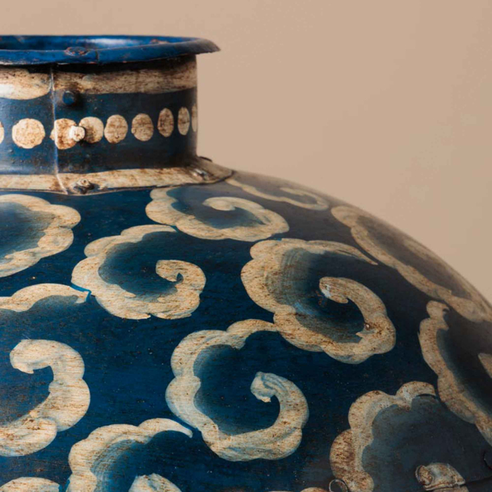 Eisenvase Makonis Bleu — handgefertigtes Eisen