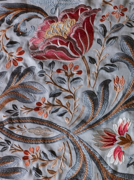 Acantha von Colefax and Fowler im Raum