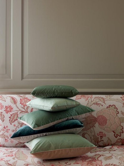 Ajmer Tree von Colefax and Fowler im Raum