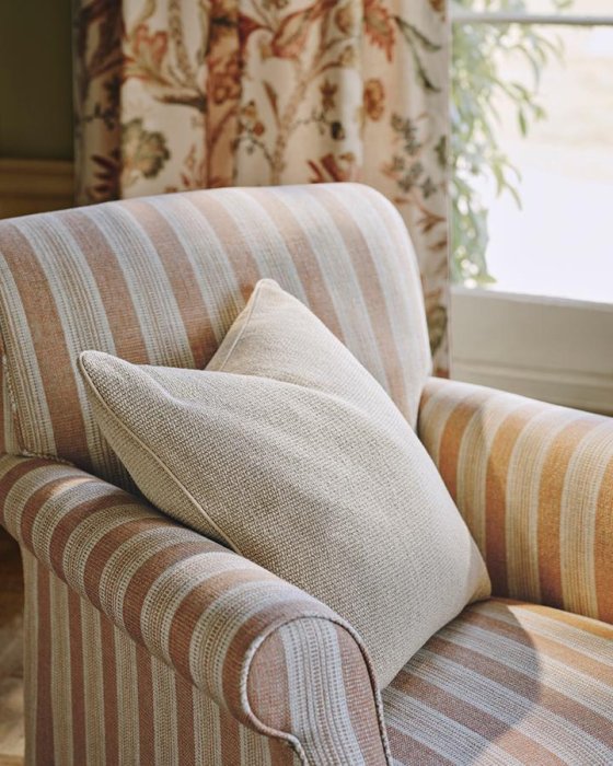 Amira von Colefax and Fowler im Raum