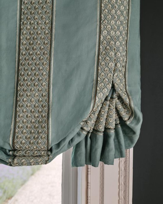 Andorra Stripe von Colefax and Fowler im Raum
