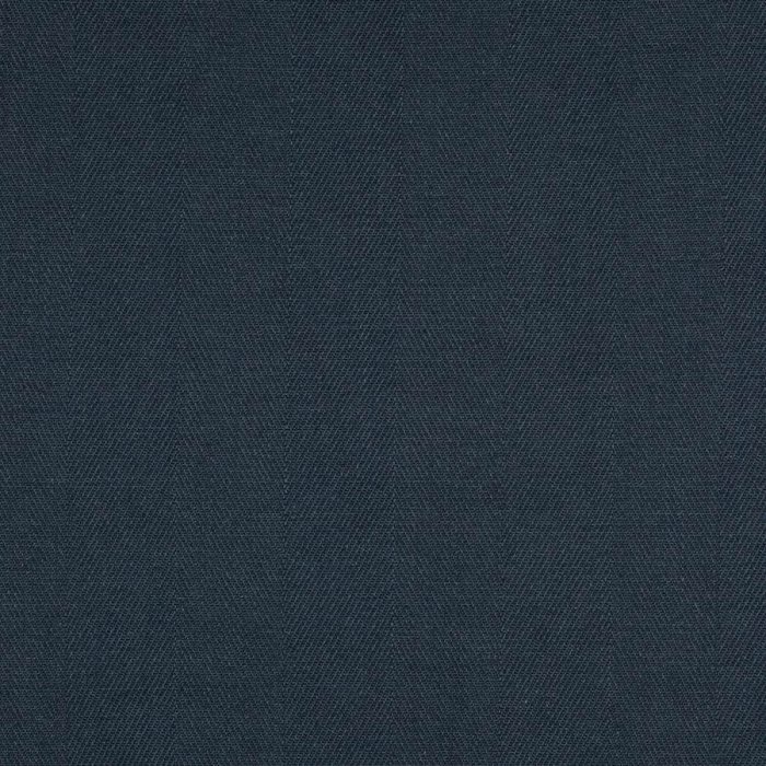 Brynne von Colefax and Fowler in Navy