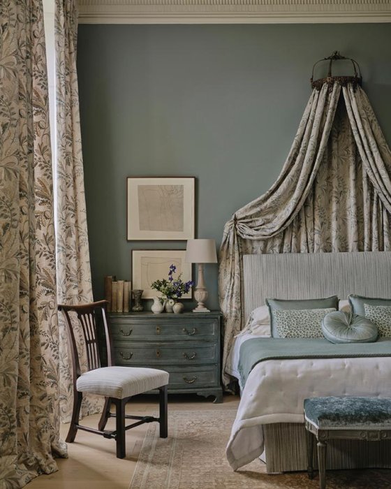 Embury von Colefax and Fowler im Raum