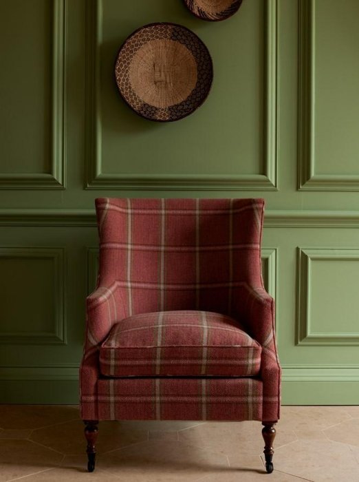 Fen Plaid von Colefax and Fowler im Raum