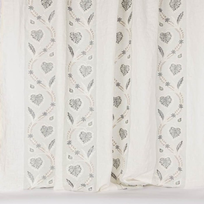 Florinda Sheer Old Blue – Stoff von Colefax and Fowler