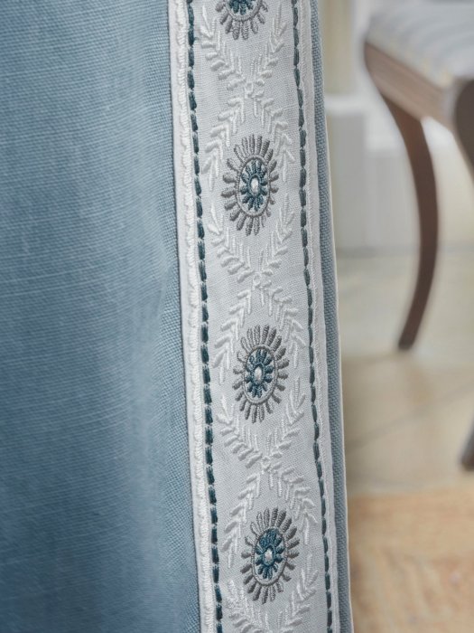 Gillan Stripe von Colefax and Fowler – Ambiente 2