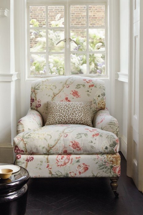 Monmouth von Colefax and Fowler im Raum