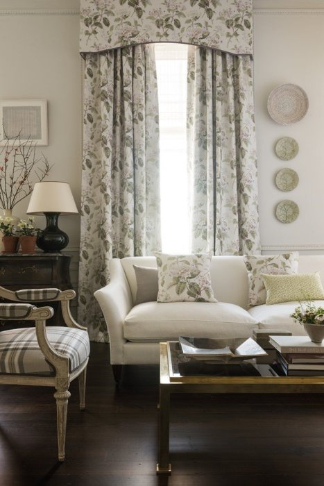 Seaweed von Colefax and Fowler im Raum
