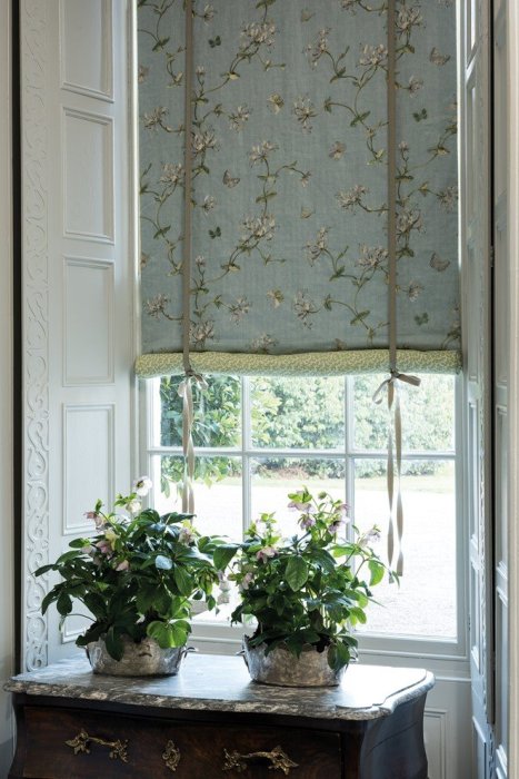 Seaweed von Colefax and Fowler im Raum