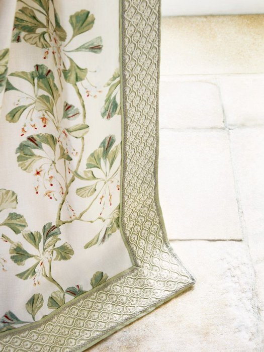 Andorra Braid von Colefax and Fowler im Raum