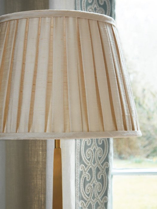 Aragon Braid von Colefax and Fowler im Raum