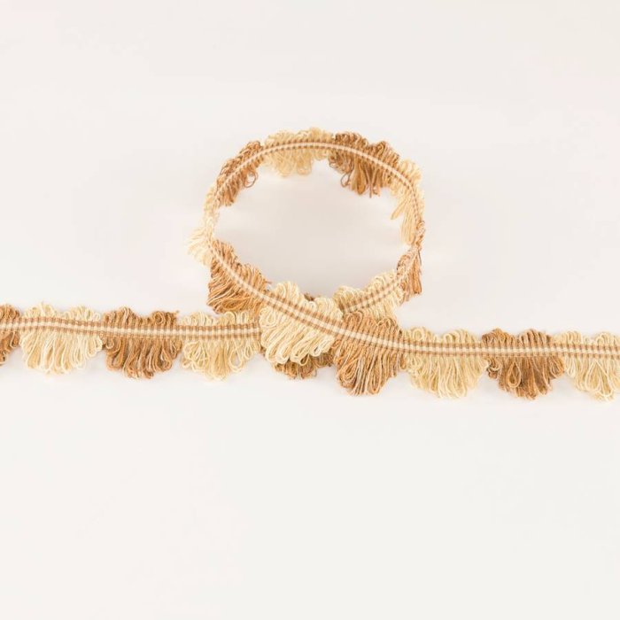 Arlington Fan Edge Sand – Fächerborte von Colefax and Fowler