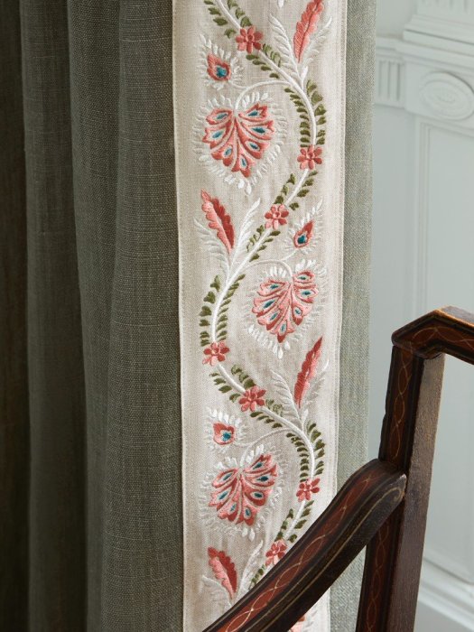 Florinda Braid von Colefax and Fowler im Raum