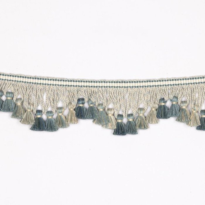 Lansdowne Scalloped Tassel Fringe Blue – Bogenquastenfranse von Colefax and Fowler