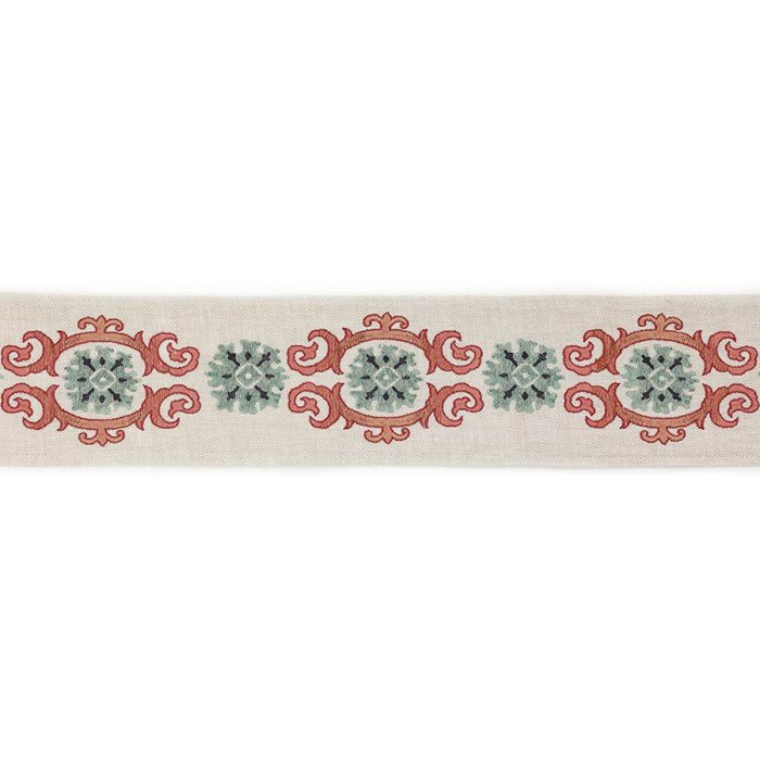 Theodore Cartouche Braid Red/Forest – Bestickte Borte von Colefax and Fowler