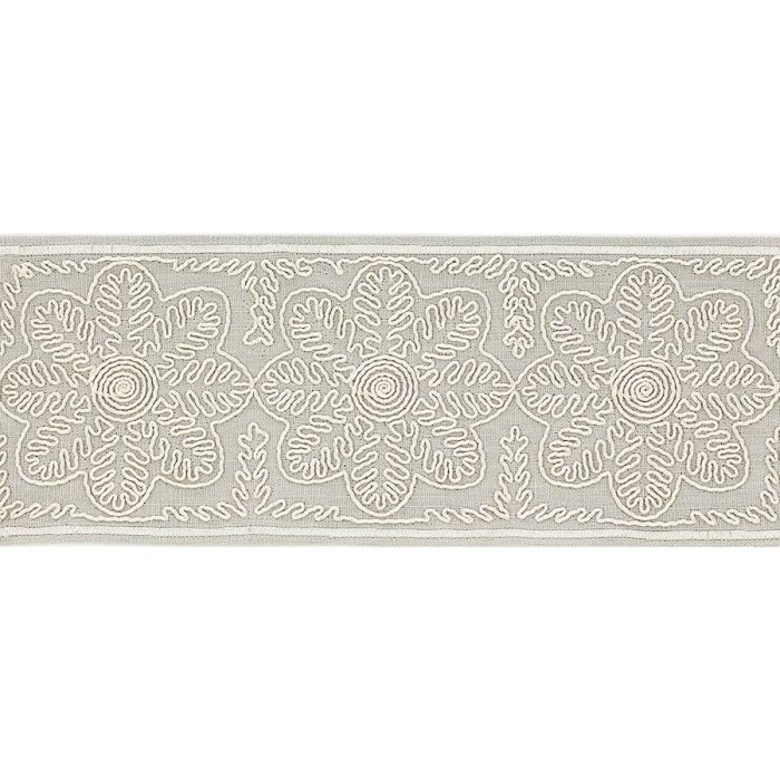 Theodore Florette Braid Silver – Bestickte Borte von Colefax and Fowler