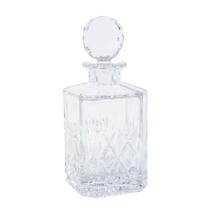 Karaffe Leighton von Flamant aus Glas mit Schliffmuster und facettiertem Kugelstopfen, freigestellt
