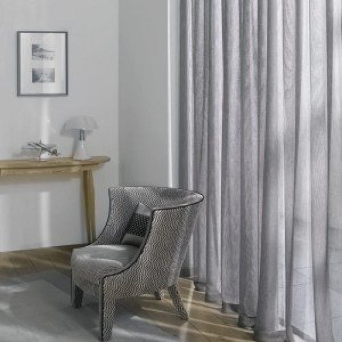 Gill Voile von Houlès im Raum