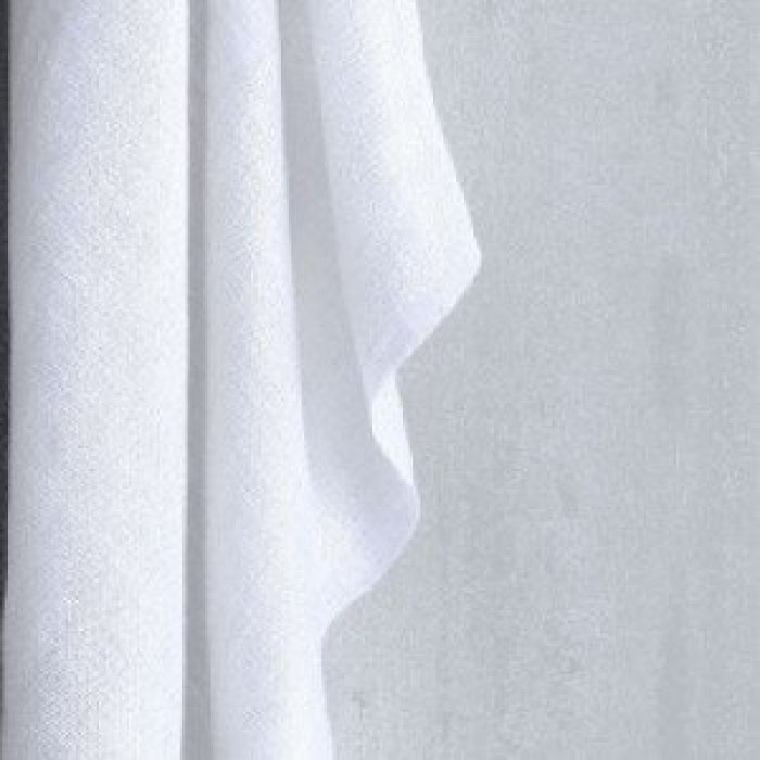 Gina Voile von Houlès im Raum