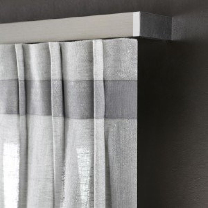 Isalys Voile von Houlès im Raum
