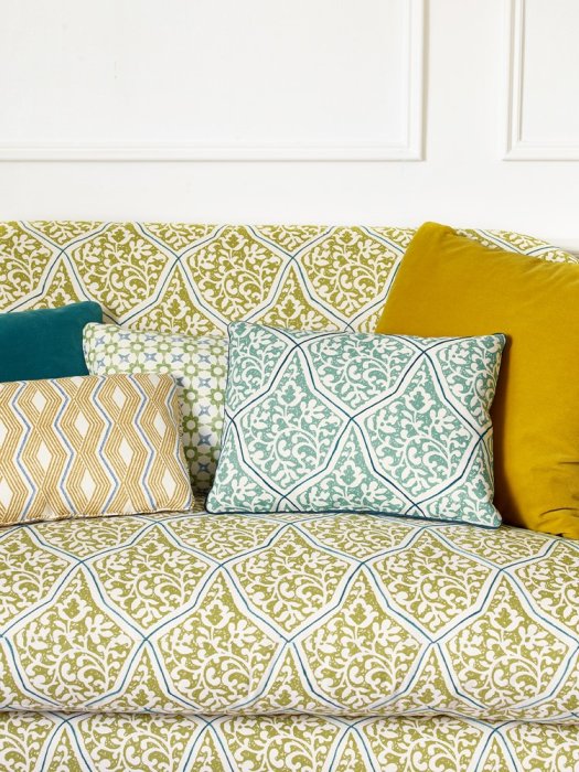 Detail eines Sofas aus Jane Churchill Hillier in Green