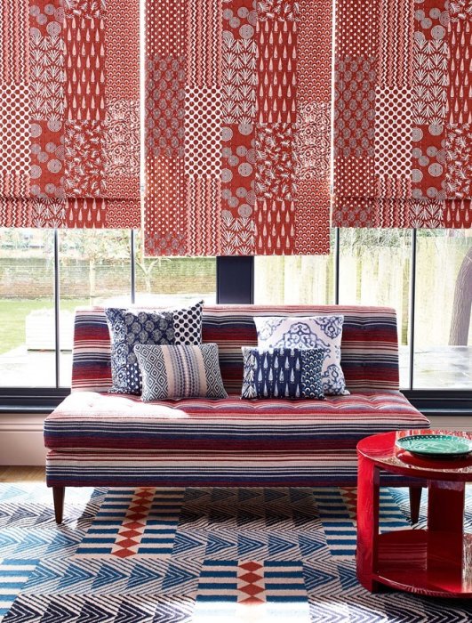 Wohnzimmer mit Sofa aus Jane Churchill Milas