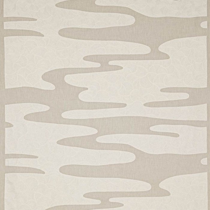 Honami von Larsen in Linen