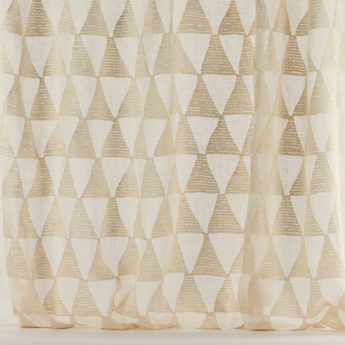 Sami von Larsen in Ivory