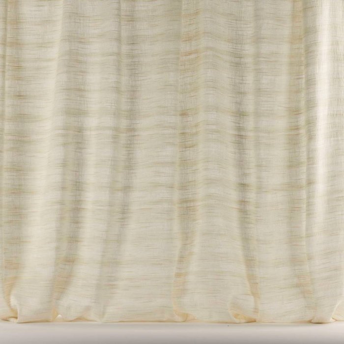 Wanda von Larsen in Ivory