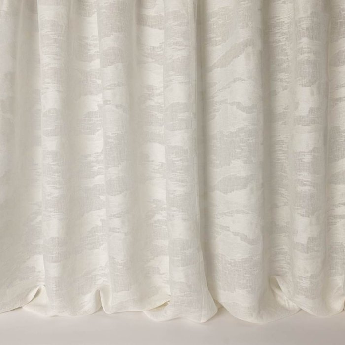Zen von Larsen in Ivory