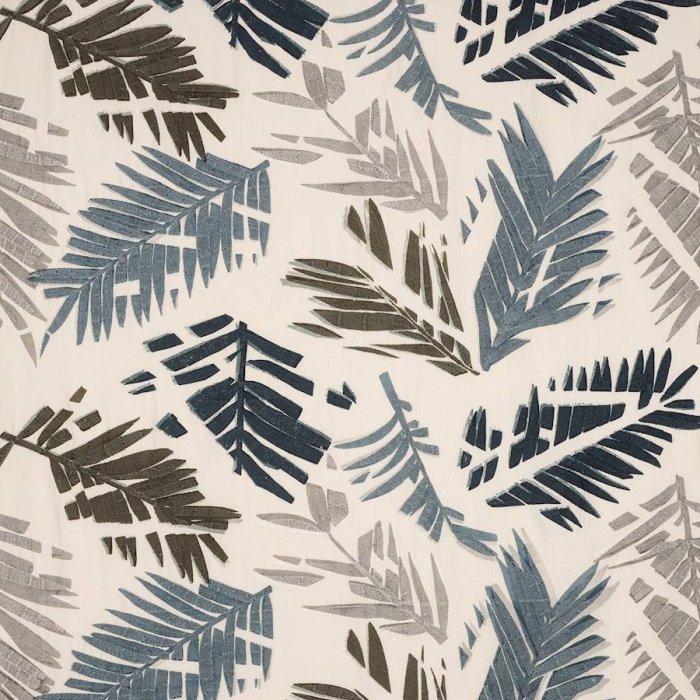 Zoe von Larsen in Sea Blue