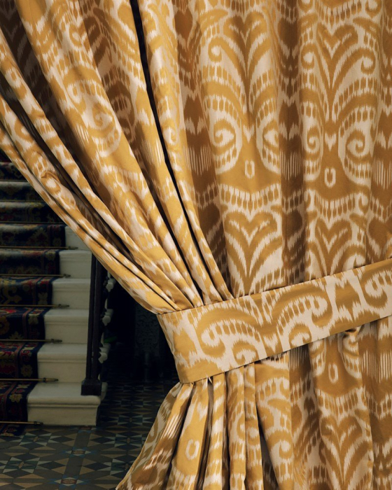 Vorhang aus Manuel Canovas Adras mit Raffhalter