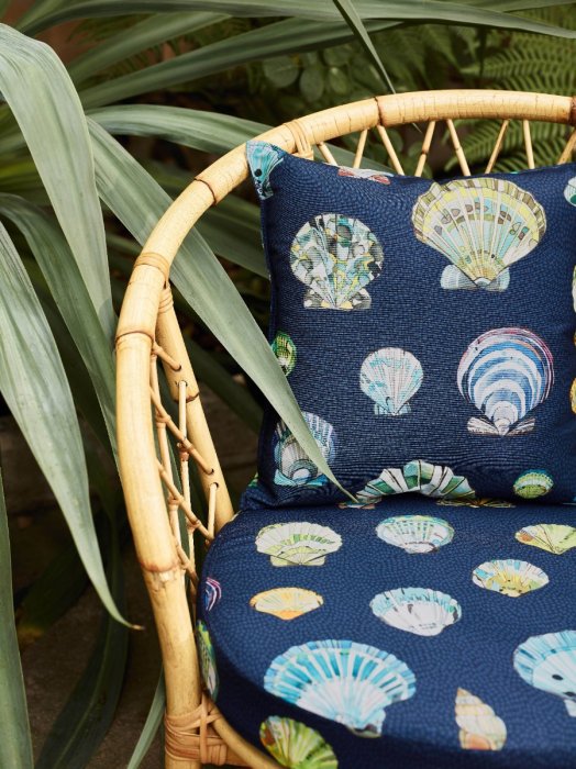 Rattansessel mit Kissen aus Manuel Canovas Bali in Marine