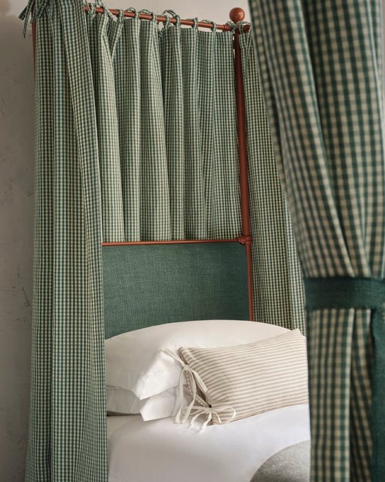 Raumbeispiel mit Honfleur von Manuel Canovas
