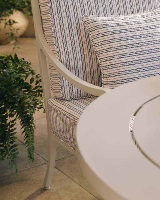 Raumansicht mit Stoffen von Manuel Canovas, u. a. Joya