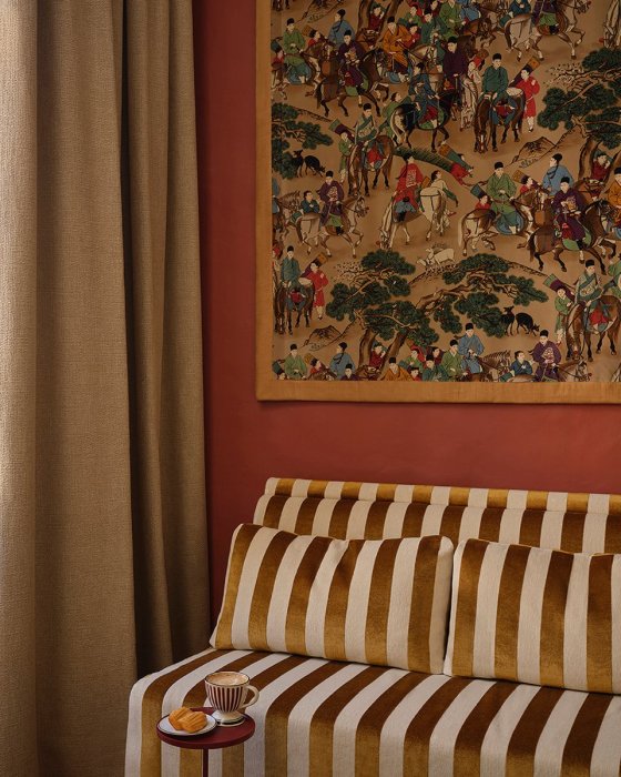 Raumbeispiel mit Les Cavaliers Velours von Manuel Canovas