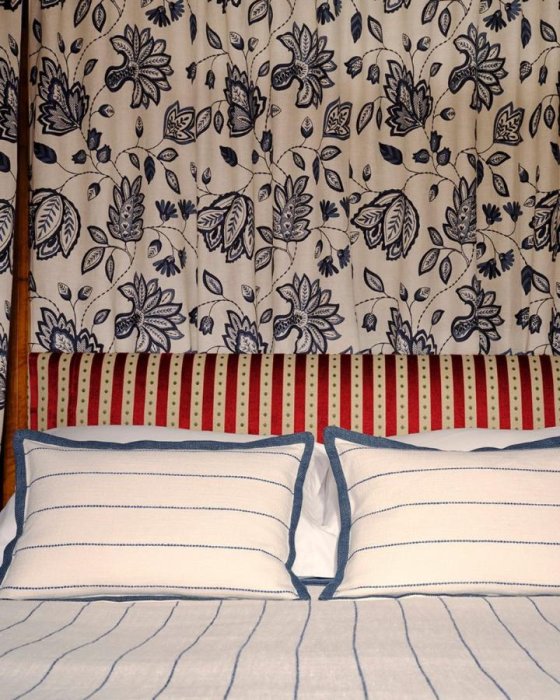 Punto von Manuel Canovas im Raum