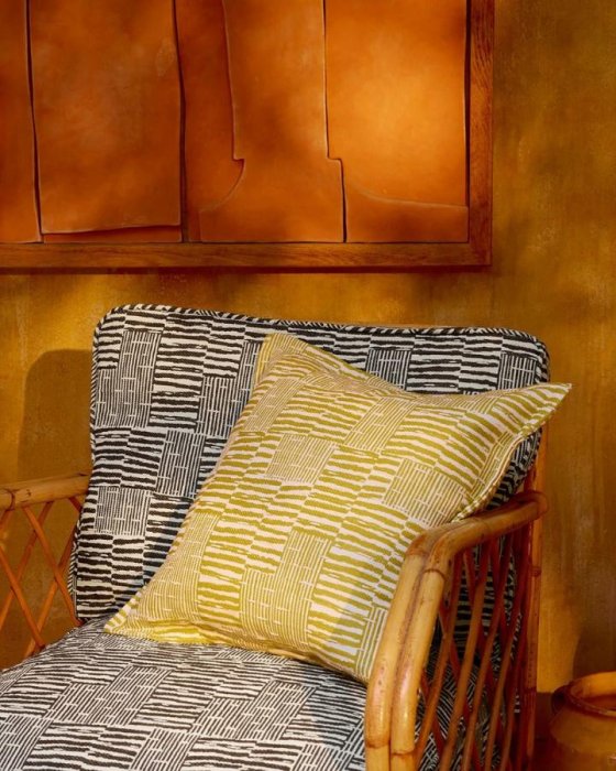 Saona von Manuel Canovas im Raum