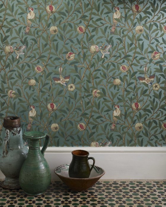 Bird & Pomegranate Tapete von Morris & Co. – Ambiente