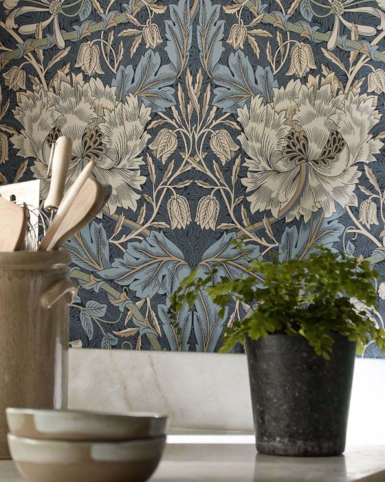 Honeysuckle & Tulip Tapete von Morris & Co. – Ambiente