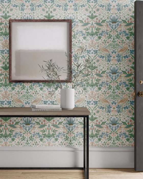 Simply Strawberry Thief Tapete von Morris & Co. – Ambiente